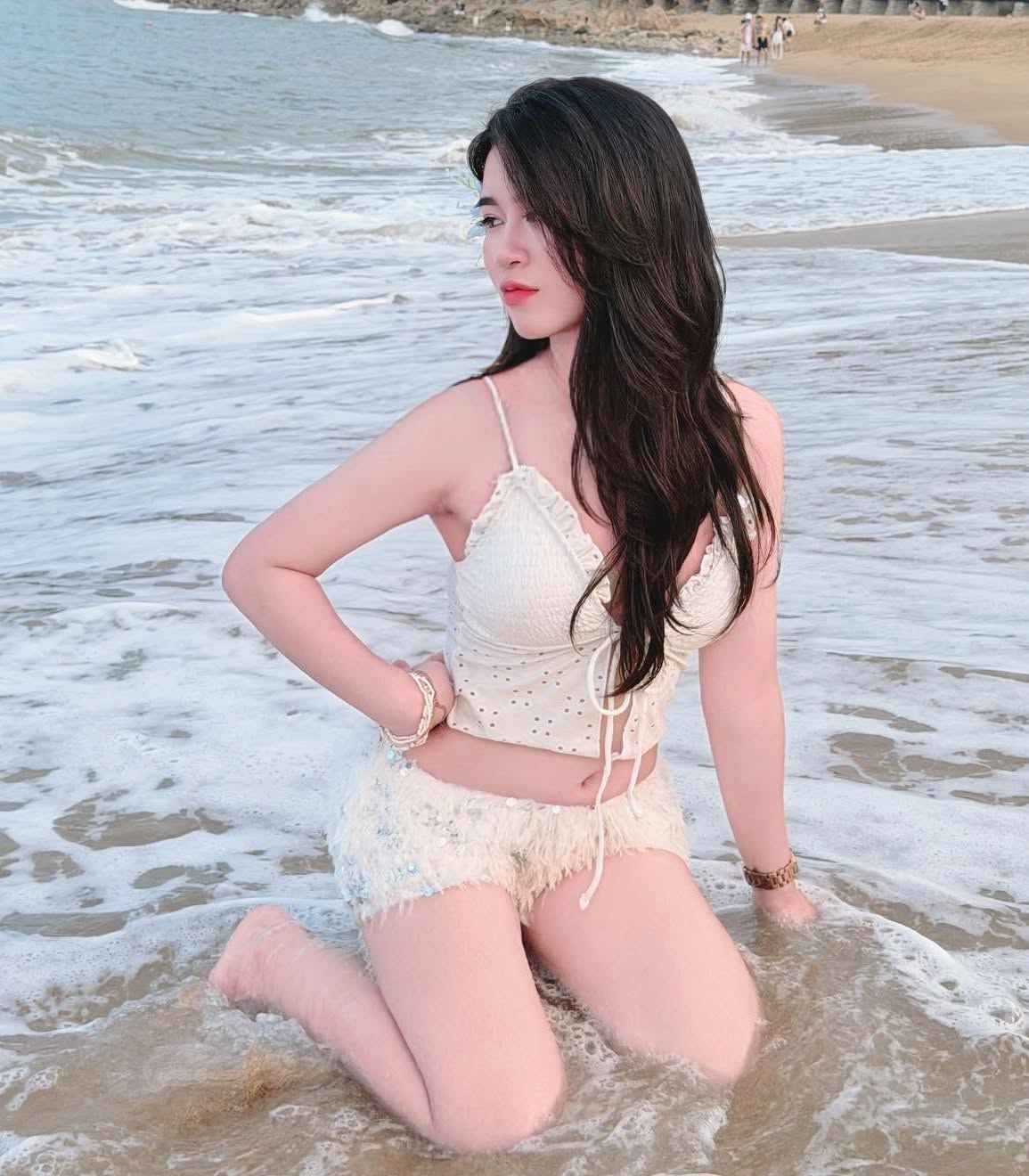 Nàng tiên cá nay lại được về quê 🧜_♀️.jpg
